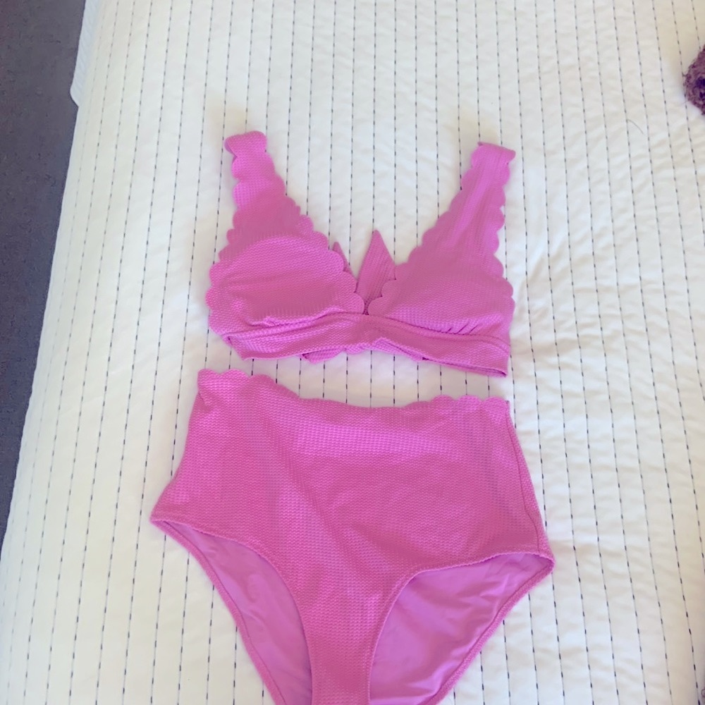 Flattering aerie high waisted scalloped two piece in hot pink